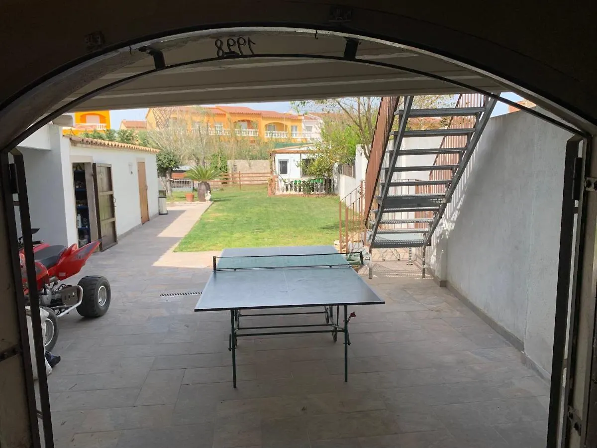 Hébergement de vacances Newly Renovated Large Villa With Garden Castello  D'Empuries