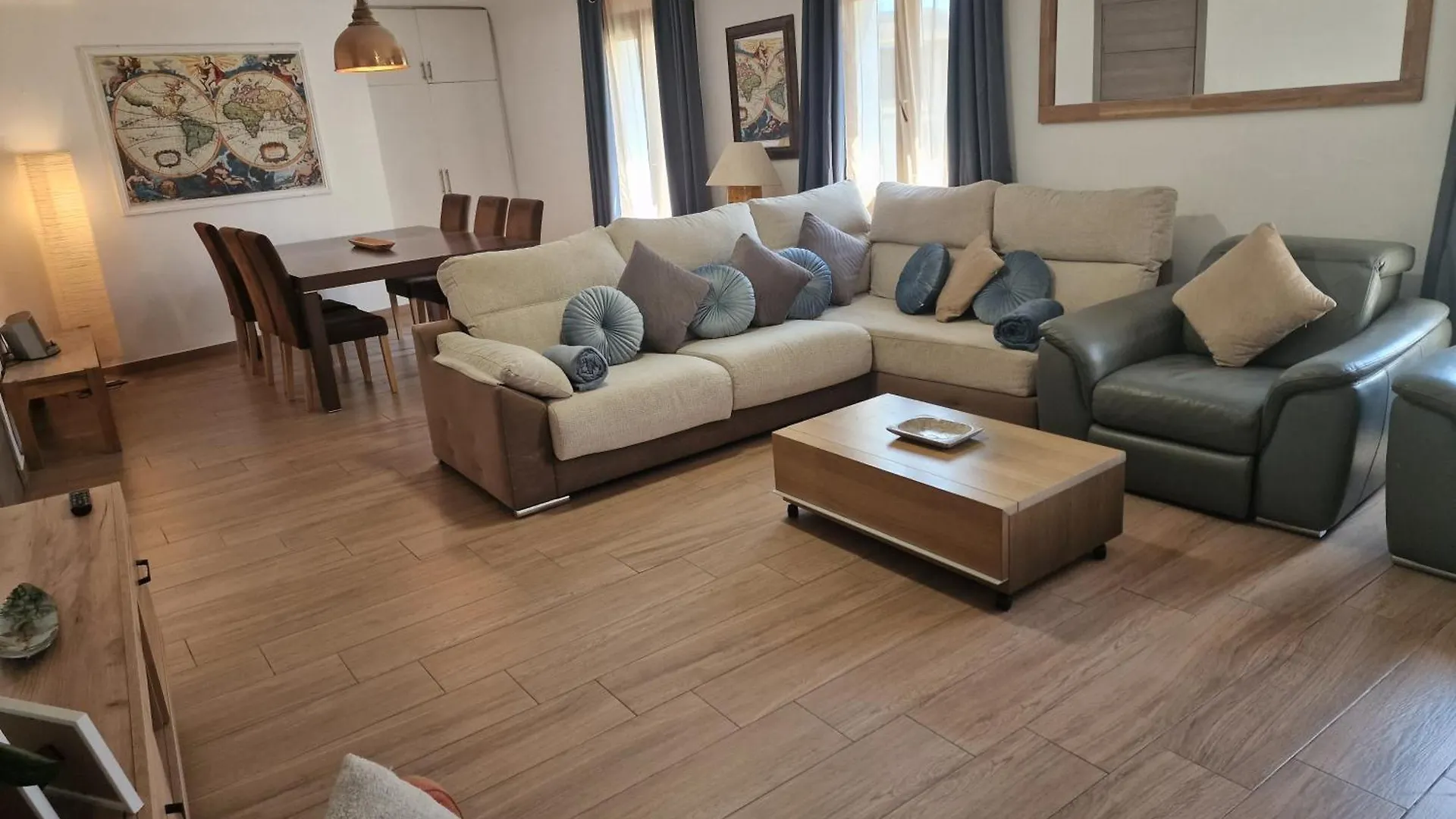 Newly Renovated Large Villa With Garden Castello  D'Empuries Hébergement de vacances