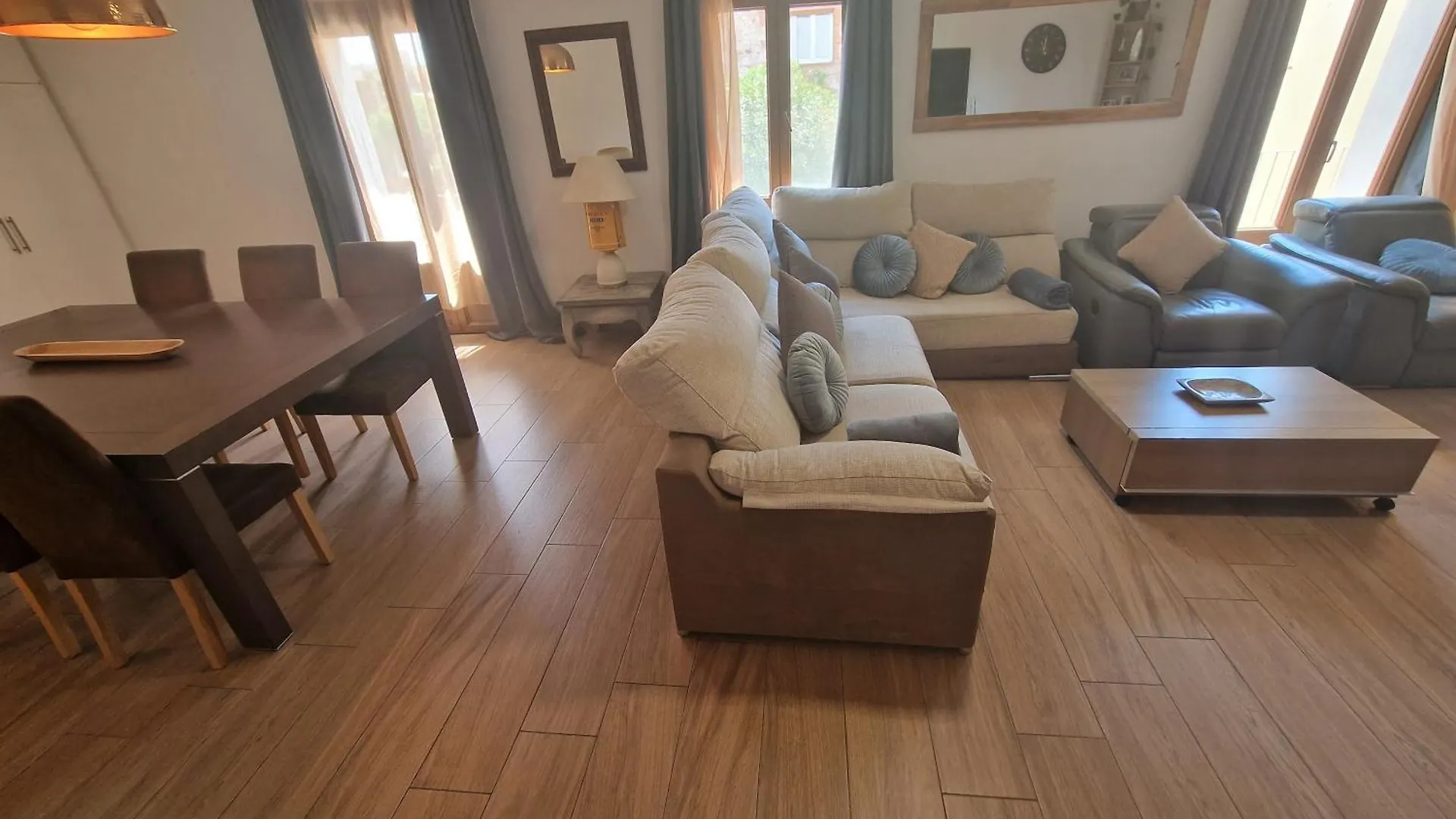 Hébergement de vacances Newly Renovated Large Villa With Garden Castello  D'Empuries Espagne